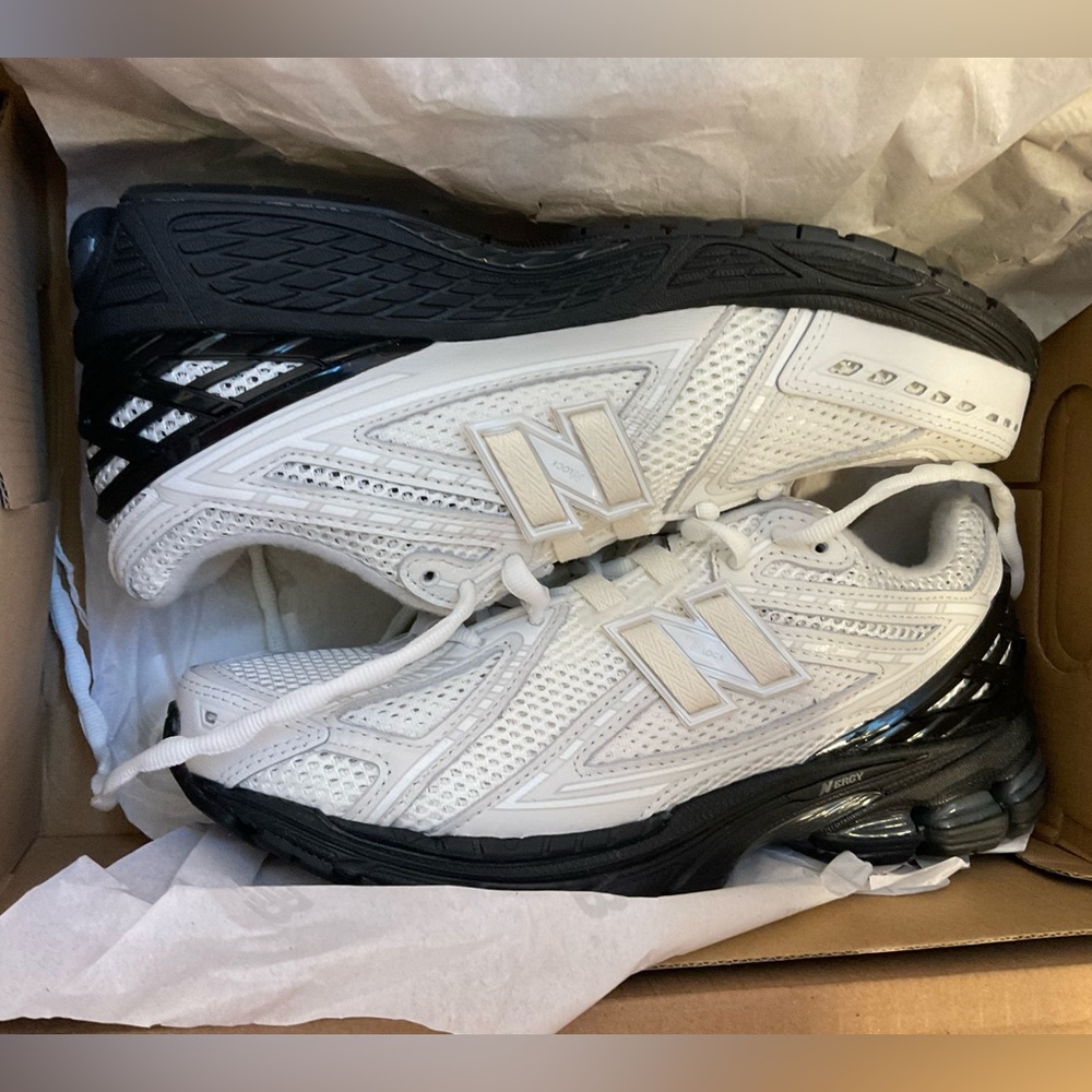 Mens shoes